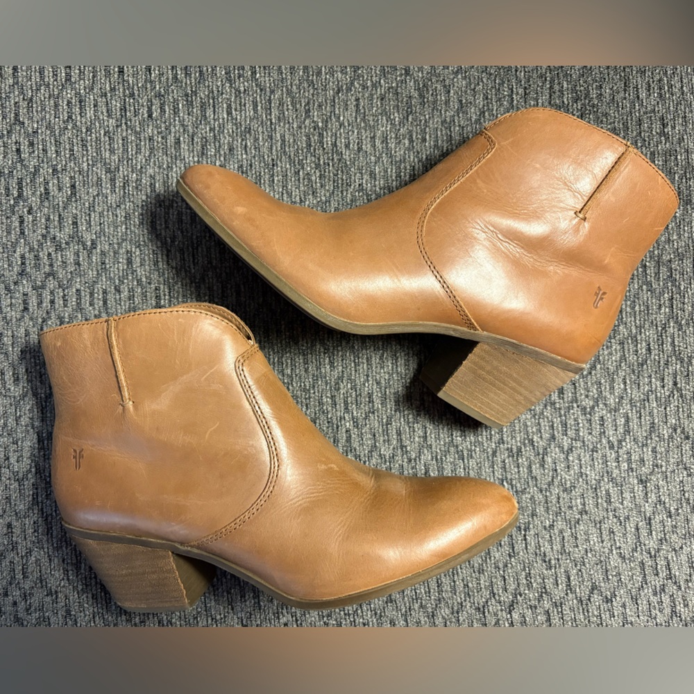 BEAUTIFUL Frye Women’s Jennifer Leather Ankle Boots/Booties Wheat Brown Size 9.5